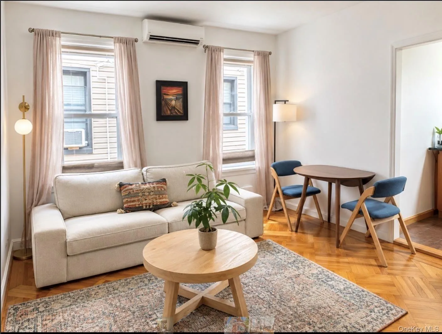 Living/Dining Living/Dining