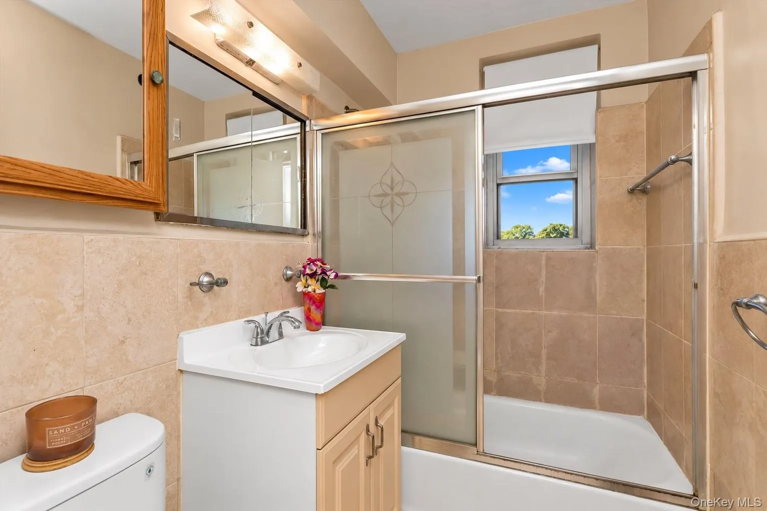 Updated Windowed Bathroom! Updated Windowed Bathroom!