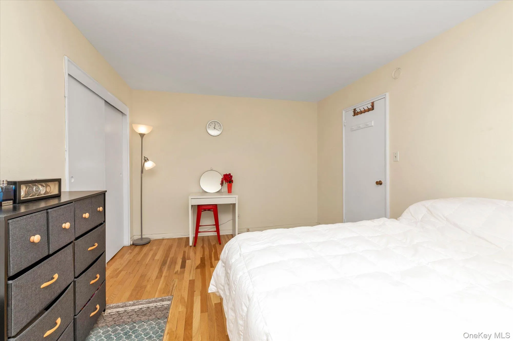 Lovely Primary Bedroom with Double Closet! Lovely Primary Bedroom with Double Closet!