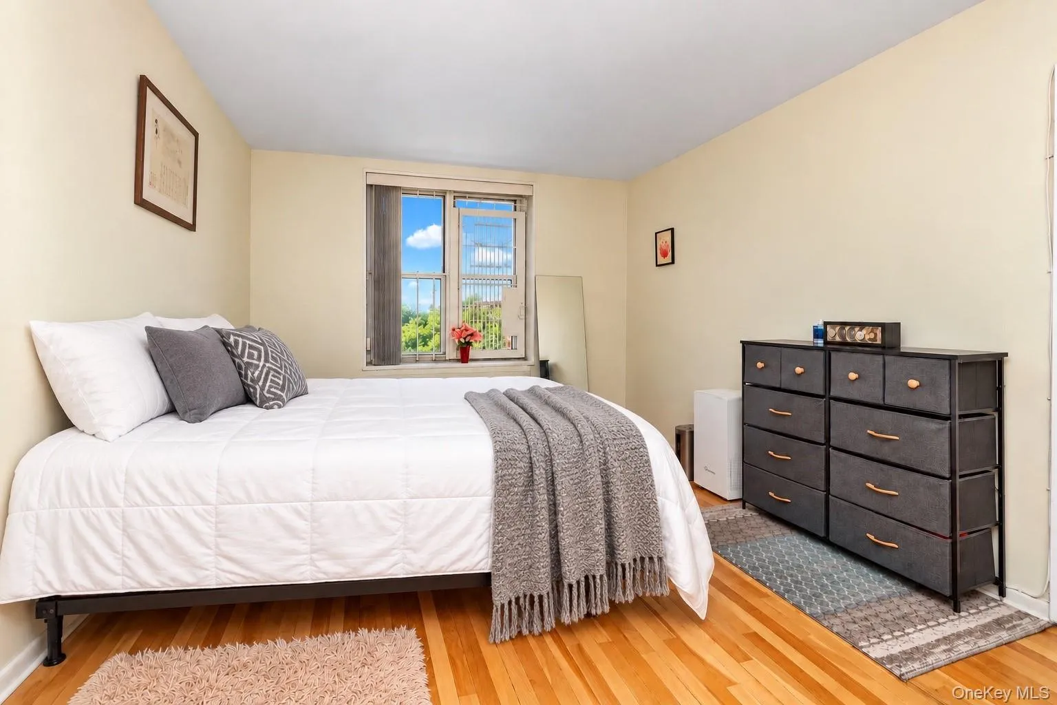 Lovely Primary Bedroom with Double Closet! Lovely Primary Bedroom with Double Closet!