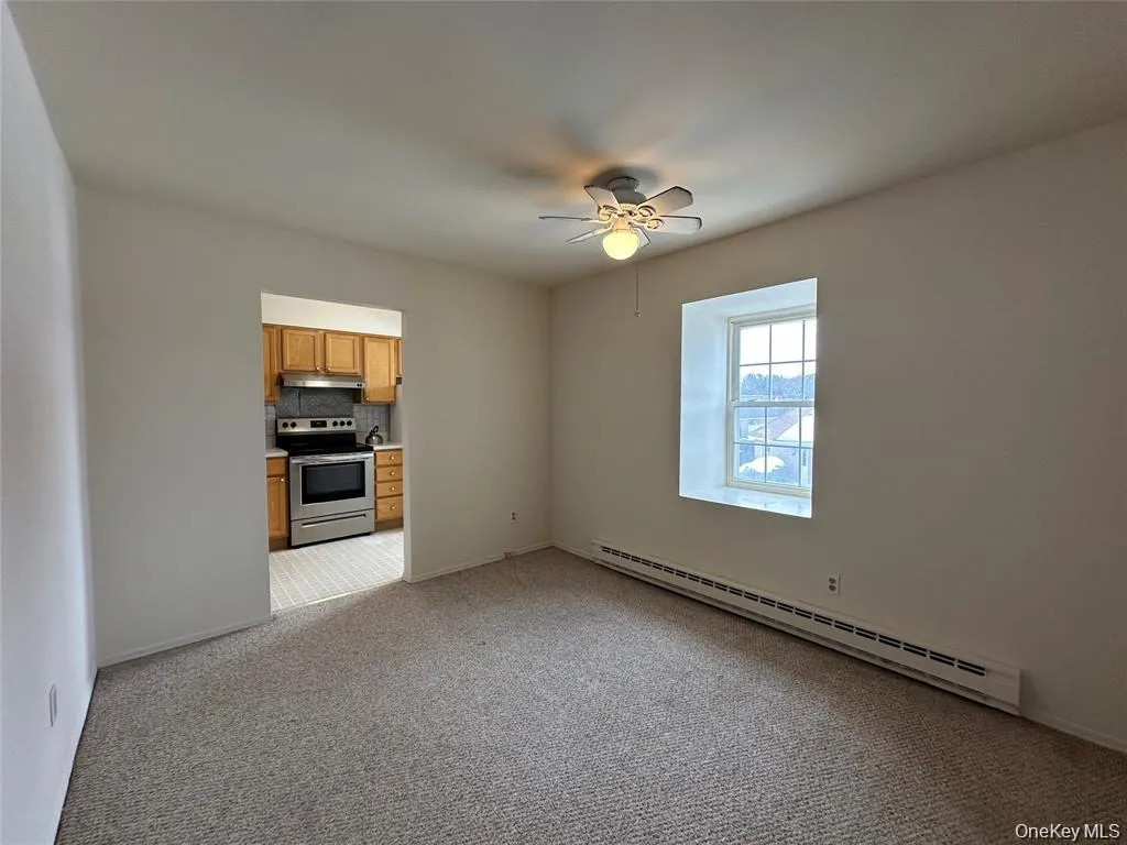 Opens to kitchen Opens to kitchen