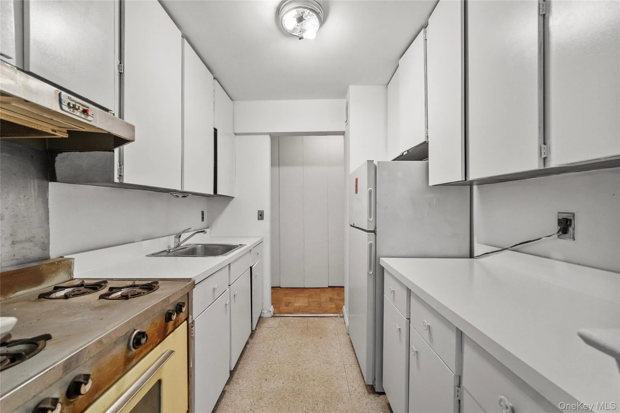119 Hartsdale Avenue, Greenburgh, NY, 1 Bedroom Bedrooms, 4 Rooms Rooms,1 BathroomBathrooms,Residential,For Rent,Hartsdale,0,1050140 119 Hartsdale Avenue, Greenburgh, NY, 1 Bedroom Bedrooms, 4 Rooms Rooms,1 BathroomBathrooms,Residential,For Rent,Hartsdale,0,1050140
