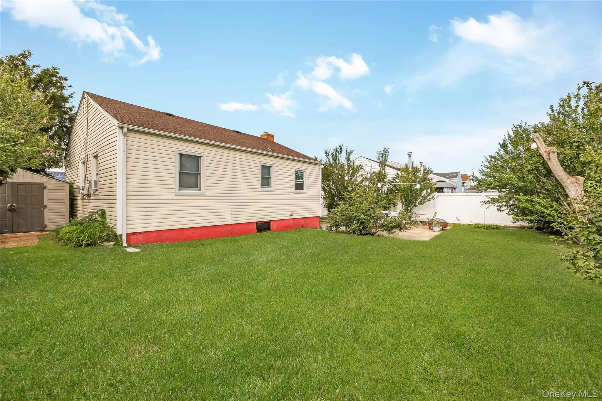19 Rainbow Lane, Babylon, NY, 3 Bedrooms Bedrooms, 7 Rooms Rooms,1 BathroomBathrooms,Residential,For Rent,Rainbow,0,1050146 19 Rainbow Lane, Babylon, NY, 3 Bedrooms Bedrooms, 7 Rooms Rooms,1 BathroomBathrooms,Residential,For Rent,Rainbow,0,1050146