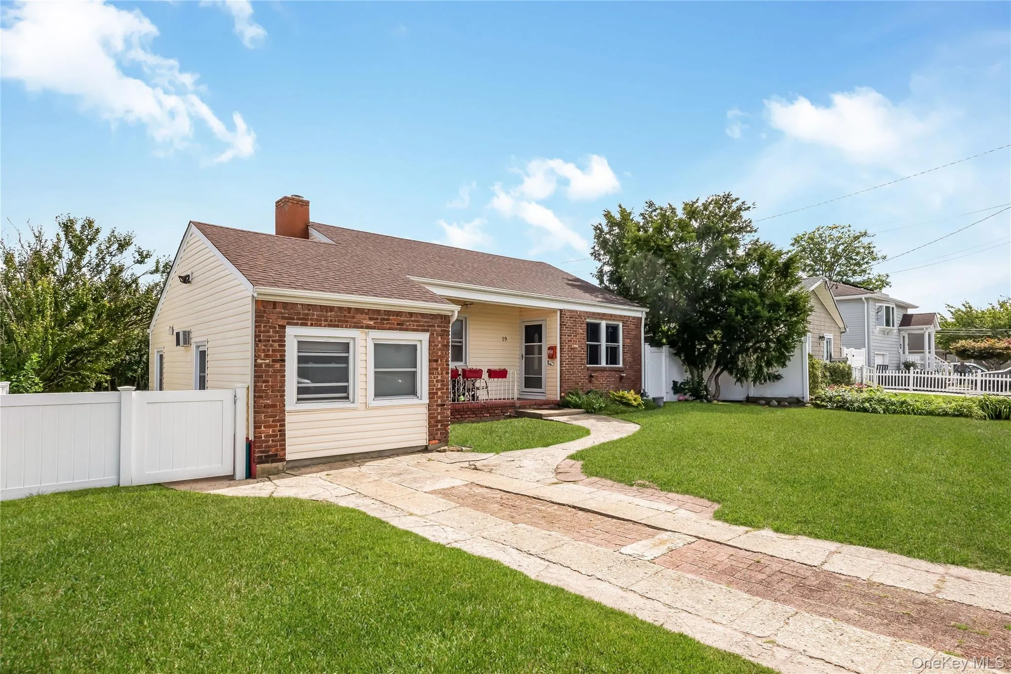 19 Rainbow Lane, Babylon, NY, 3 Bedrooms Bedrooms, 7 Rooms Rooms,1 BathroomBathrooms,Residential,For Rent,Rainbow,0,1050146 19 Rainbow Lane, Babylon, NY, 3 Bedrooms Bedrooms, 7 Rooms Rooms,1 BathroomBathrooms,Residential,For Rent,Rainbow,0,1050146