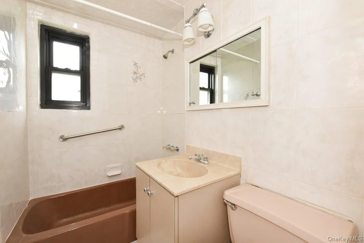 56-15 244 Street, New York, NY, 3 Bedrooms Bedrooms, 6 Rooms Rooms,1 BathroomBathrooms,Residential,For Rent,244,0,1050147 56-15 244 Street, New York, NY, 3 Bedrooms Bedrooms, 6 Rooms Rooms,1 BathroomBathrooms,Residential,For Rent,244,0,1050147