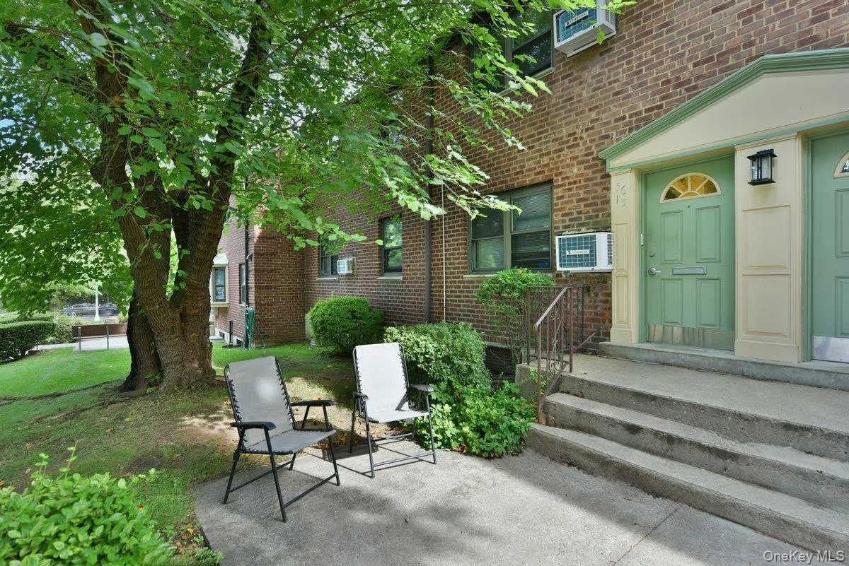 56-15 244 Street, New York, NY, 3 Bedrooms Bedrooms, 6 Rooms Rooms,1 BathroomBathrooms,Residential,For Rent,244,0,1050147 56-15 244 Street, New York, NY, 3 Bedrooms Bedrooms, 6 Rooms Rooms,1 BathroomBathrooms,Residential,For Rent,244,0,1050147