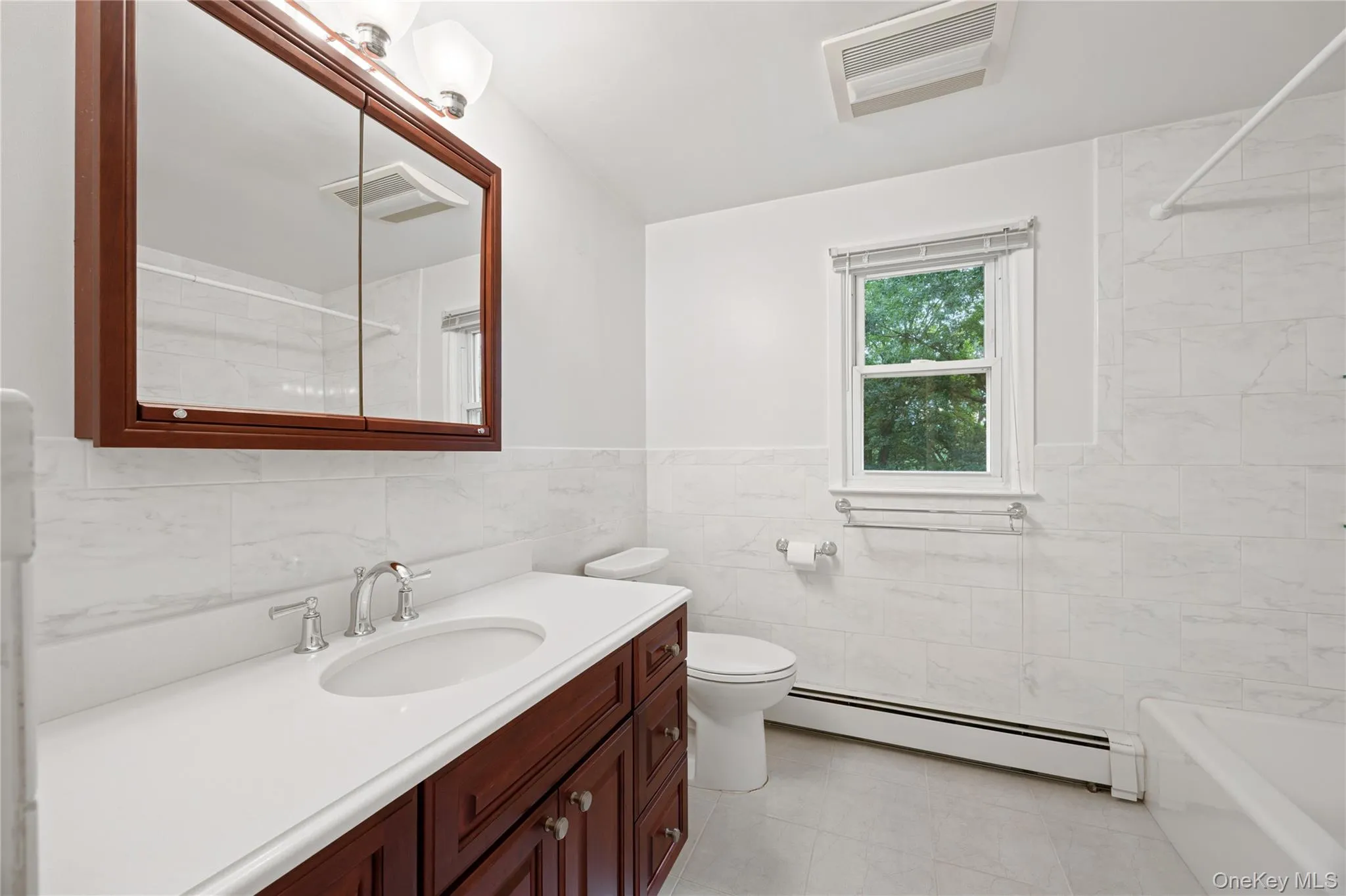 Full Hall Bathroom Full Hall Bathroom