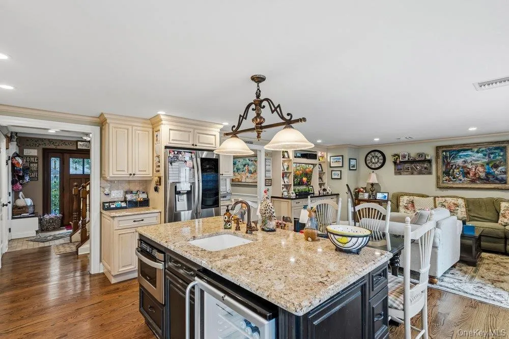 4 Smull Lane, North Hempstead, NY, 3 Bedrooms Bedrooms, 8 Rooms Rooms,3 BathroomsBathrooms,Residential,For Rent,Smull,0,1050153 4 Smull Lane, North Hempstead, NY, 3 Bedrooms Bedrooms, 8 Rooms Rooms,3 BathroomsBathrooms,Residential,For Rent,Smull,0,1050153