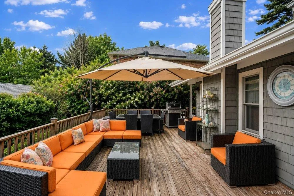 4 Smull Lane, North Hempstead, NY, 3 Bedrooms Bedrooms, 8 Rooms Rooms,3 BathroomsBathrooms,Residential,For Rent,Smull,0,1050153 4 Smull Lane, North Hempstead, NY, 3 Bedrooms Bedrooms, 8 Rooms Rooms,3 BathroomsBathrooms,Residential,For Rent,Smull,0,1050153