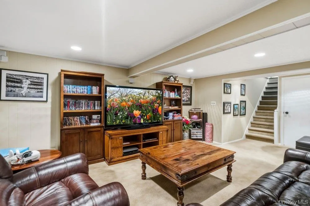 4 Smull Lane, North Hempstead, NY, 3 Bedrooms Bedrooms, 8 Rooms Rooms,3 BathroomsBathrooms,Residential,For Rent,Smull,0,1050153 4 Smull Lane, North Hempstead, NY, 3 Bedrooms Bedrooms, 8 Rooms Rooms,3 BathroomsBathrooms,Residential,For Rent,Smull,0,1050153