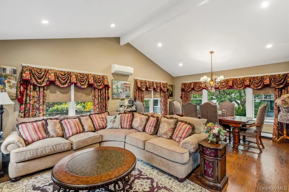 4 Smull Lane, North Hempstead, NY, 3 Bedrooms Bedrooms, 8 Rooms Rooms,3 BathroomsBathrooms,Residential,For Rent,Smull,0,1050153 4 Smull Lane, North Hempstead, NY, 3 Bedrooms Bedrooms, 8 Rooms Rooms,3 BathroomsBathrooms,Residential,For Rent,Smull,0,1050153