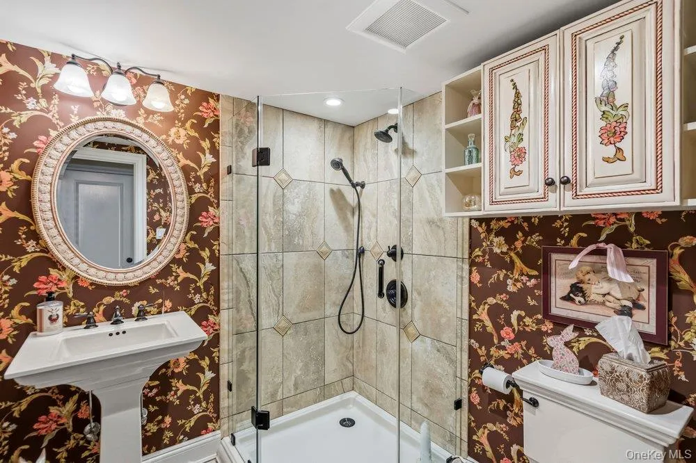 4 Smull Lane, North Hempstead, NY, 3 Bedrooms Bedrooms, 8 Rooms Rooms,3 BathroomsBathrooms,Residential,For Rent,Smull,0,1050153 4 Smull Lane, North Hempstead, NY, 3 Bedrooms Bedrooms, 8 Rooms Rooms,3 BathroomsBathrooms,Residential,For Rent,Smull,0,1050153