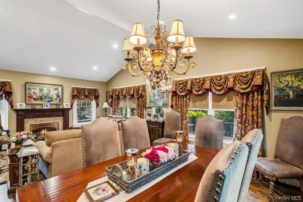 4 Smull Lane, North Hempstead, NY, 3 Bedrooms Bedrooms, 8 Rooms Rooms,3 BathroomsBathrooms,Residential,For Rent,Smull,0,1050153 4 Smull Lane, North Hempstead, NY, 3 Bedrooms Bedrooms, 8 Rooms Rooms,3 BathroomsBathrooms,Residential,For Rent,Smull,0,1050153