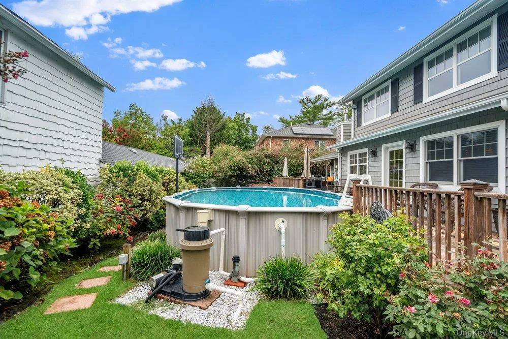 4 Smull Lane, North Hempstead, NY, 3 Bedrooms Bedrooms, 8 Rooms Rooms,3 BathroomsBathrooms,Residential,For Rent,Smull,0,1050153 4 Smull Lane, North Hempstead, NY, 3 Bedrooms Bedrooms, 8 Rooms Rooms,3 BathroomsBathrooms,Residential,For Rent,Smull,0,1050153