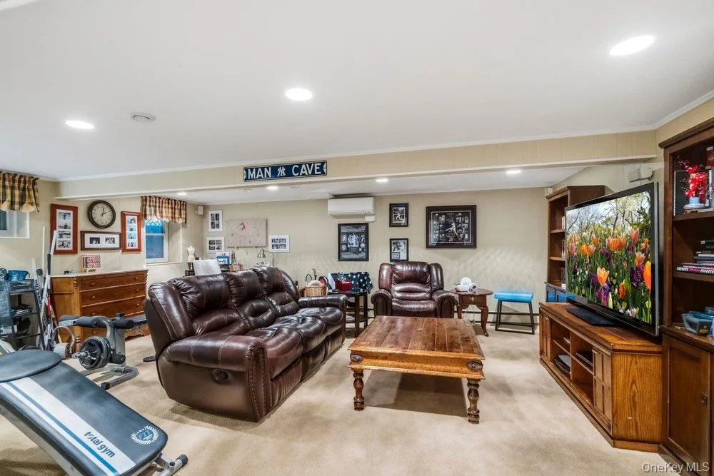 4 Smull Lane, North Hempstead, NY, 3 Bedrooms Bedrooms, 8 Rooms Rooms,3 BathroomsBathrooms,Residential,For Rent,Smull,0,1050153 4 Smull Lane, North Hempstead, NY, 3 Bedrooms Bedrooms, 8 Rooms Rooms,3 BathroomsBathrooms,Residential,For Rent,Smull,0,1050153