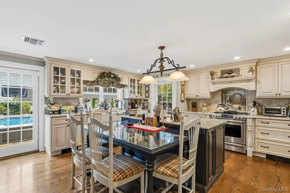 4 Smull Lane, North Hempstead, NY, 3 Bedrooms Bedrooms, 8 Rooms Rooms,3 BathroomsBathrooms,Residential,For Rent,Smull,0,1050153 4 Smull Lane, North Hempstead, NY, 3 Bedrooms Bedrooms, 8 Rooms Rooms,3 BathroomsBathrooms,Residential,For Rent,Smull,0,1050153