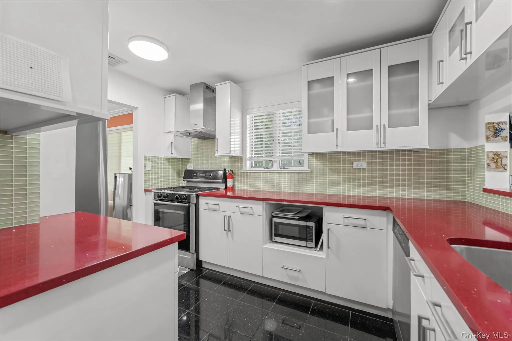 240-02 Oak Park Drive, New York, NY, 3 Bedrooms Bedrooms, 9 Rooms Rooms,2 BathroomsBathrooms,Residential,For Rent,Oak Park,0,1050155 240-02 Oak Park Drive, New York, NY, 3 Bedrooms Bedrooms, 9 Rooms Rooms,2 BathroomsBathrooms,Residential,For Rent,Oak Park,0,1050155
