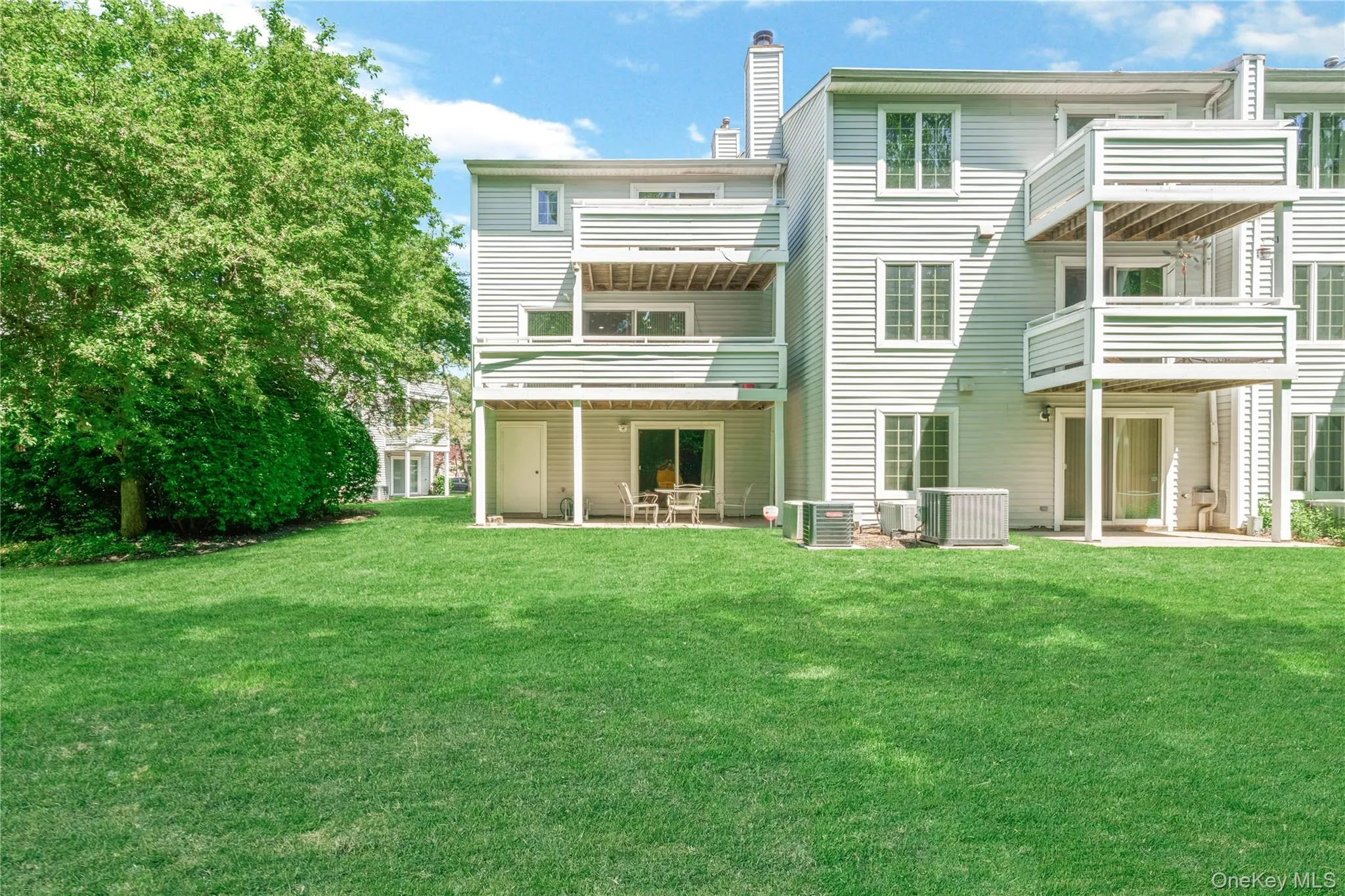 240-02 Oak Park Drive, New York, NY, 3 Bedrooms Bedrooms, 9 Rooms Rooms,2 BathroomsBathrooms,Residential,For Rent,Oak Park,0,1050155 240-02 Oak Park Drive, New York, NY, 3 Bedrooms Bedrooms, 9 Rooms Rooms,2 BathroomsBathrooms,Residential,For Rent,Oak Park,0,1050155