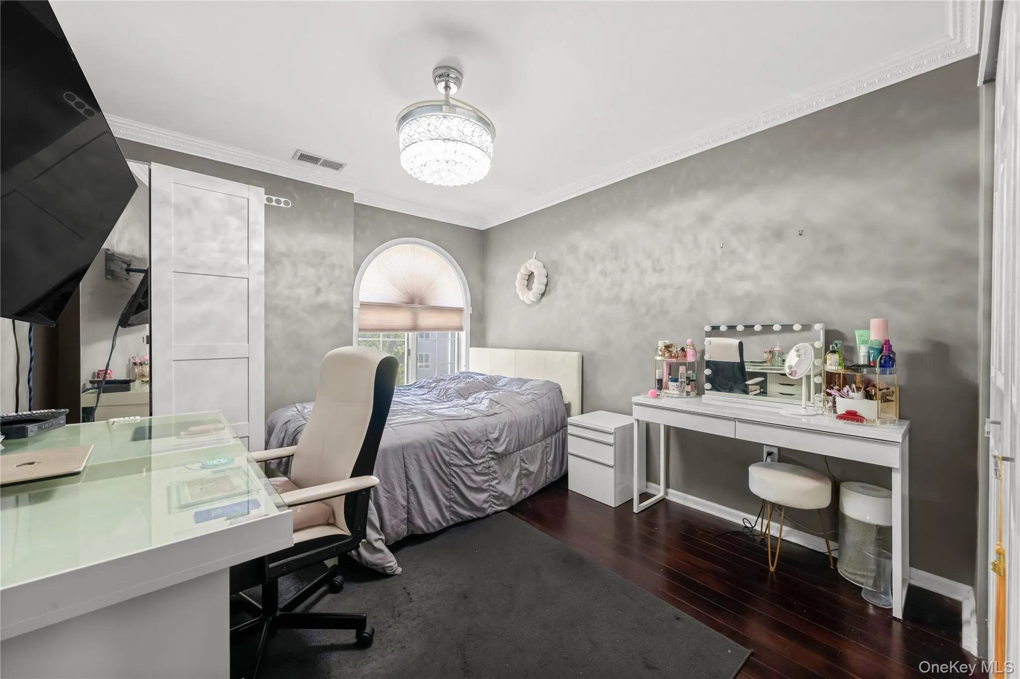 240-02 Oak Park Drive, New York, NY, 3 Bedrooms Bedrooms, 9 Rooms Rooms,2 BathroomsBathrooms,Residential,For Rent,Oak Park,0,1050155 240-02 Oak Park Drive, New York, NY, 3 Bedrooms Bedrooms, 9 Rooms Rooms,2 BathroomsBathrooms,Residential,For Rent,Oak Park,0,1050155
