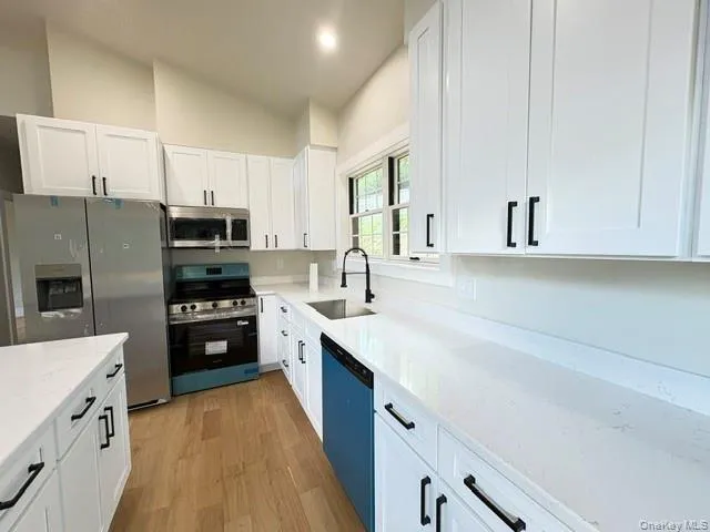 33 Valley Street, Saugerties, NY, 3 Bedrooms Bedrooms, 6 Rooms Rooms,2 BathroomsBathrooms,Residential,For Rent,Valley,0,1050159 33 Valley Street, Saugerties, NY, 3 Bedrooms Bedrooms, 6 Rooms Rooms,2 BathroomsBathrooms,Residential,For Rent,Valley,0,1050159