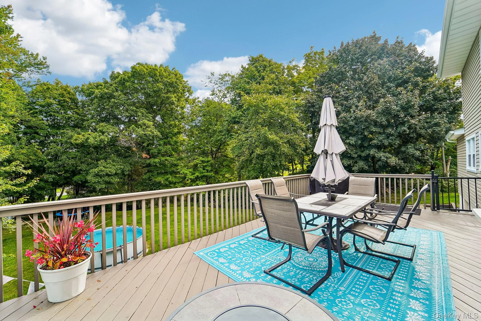 Spacious back deck for all your outdoor entertaining. Spacious back deck for all your outdoor entertaining.