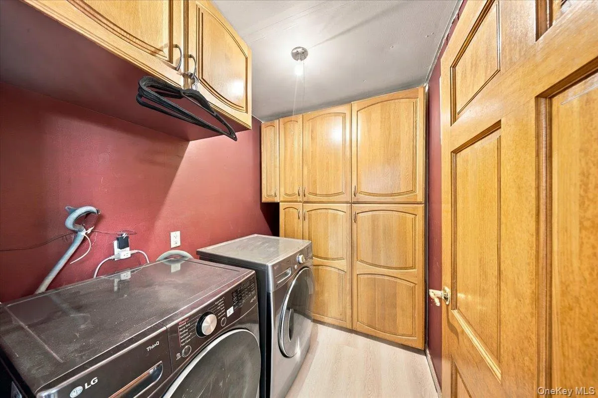 19 John Bean Court, North Hempstead, NY, 3 Bedrooms Bedrooms, 7 Rooms Rooms,3 BathroomsBathrooms,Residential,For Rent,John Bean,0,1050175 19 John Bean Court, North Hempstead, NY, 3 Bedrooms Bedrooms, 7 Rooms Rooms,3 BathroomsBathrooms,Residential,For Rent,John Bean,0,1050175