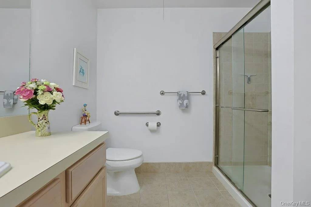 Spacious easy access shower Spacious easy access shower