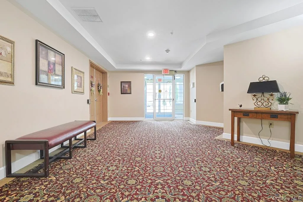 Welcoming Lobby (Community Room off Lobby) Welcoming Lobby (Community Room off Lobby)