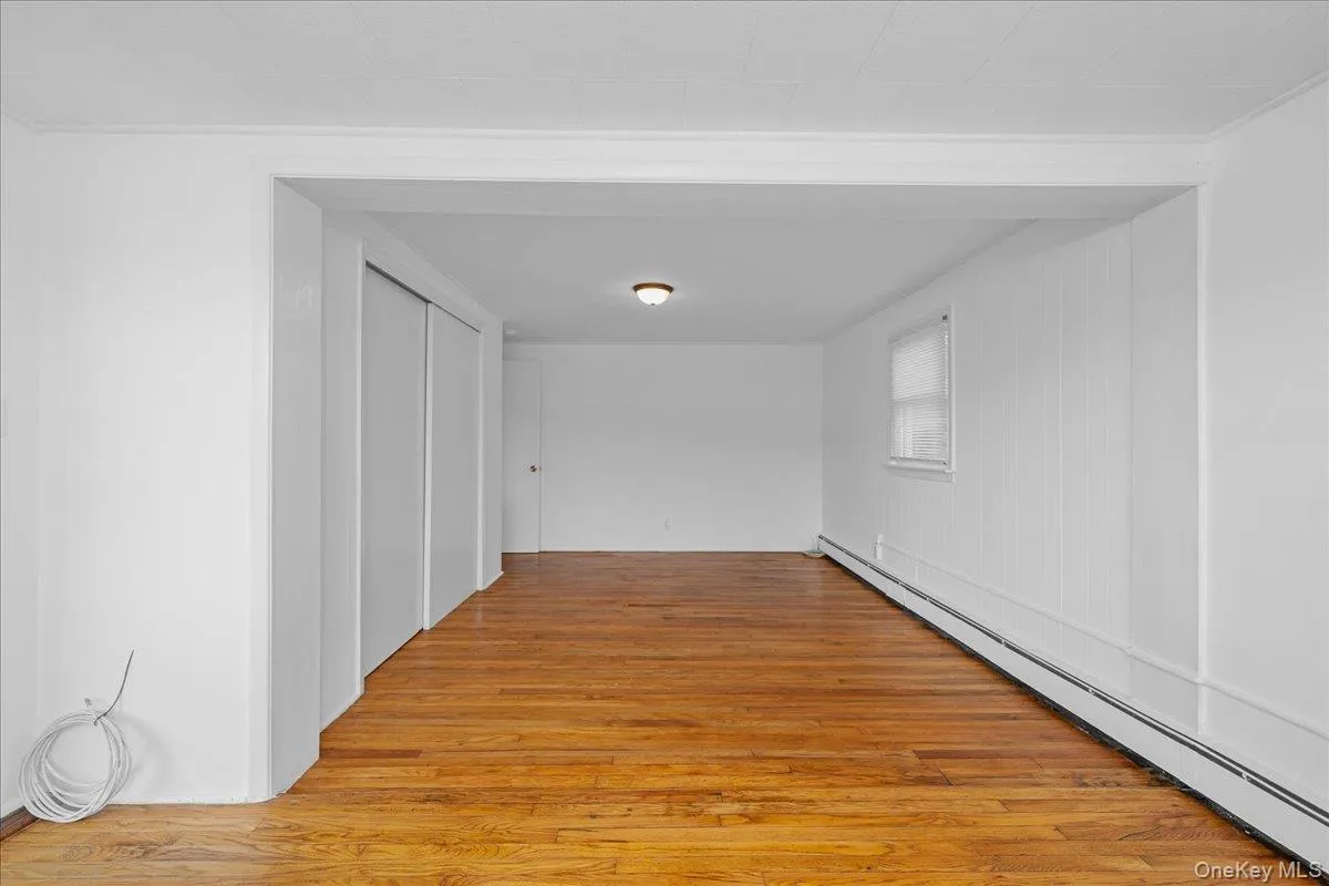 Large bedroom Large bedroom