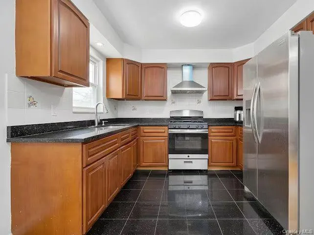 245th 61st ave, New York, NY, 3 Bedroom Bedrooms, 10 Room Rooms,3 BathroomBathrooms,Residential Lease,For Rent,61st ave,0,1050195 245th 61st ave, New York, NY, 3 Bedroom Bedrooms, 10 Room Rooms,3 BathroomBathrooms,Residential Lease,For Rent,61st ave,0,1050195