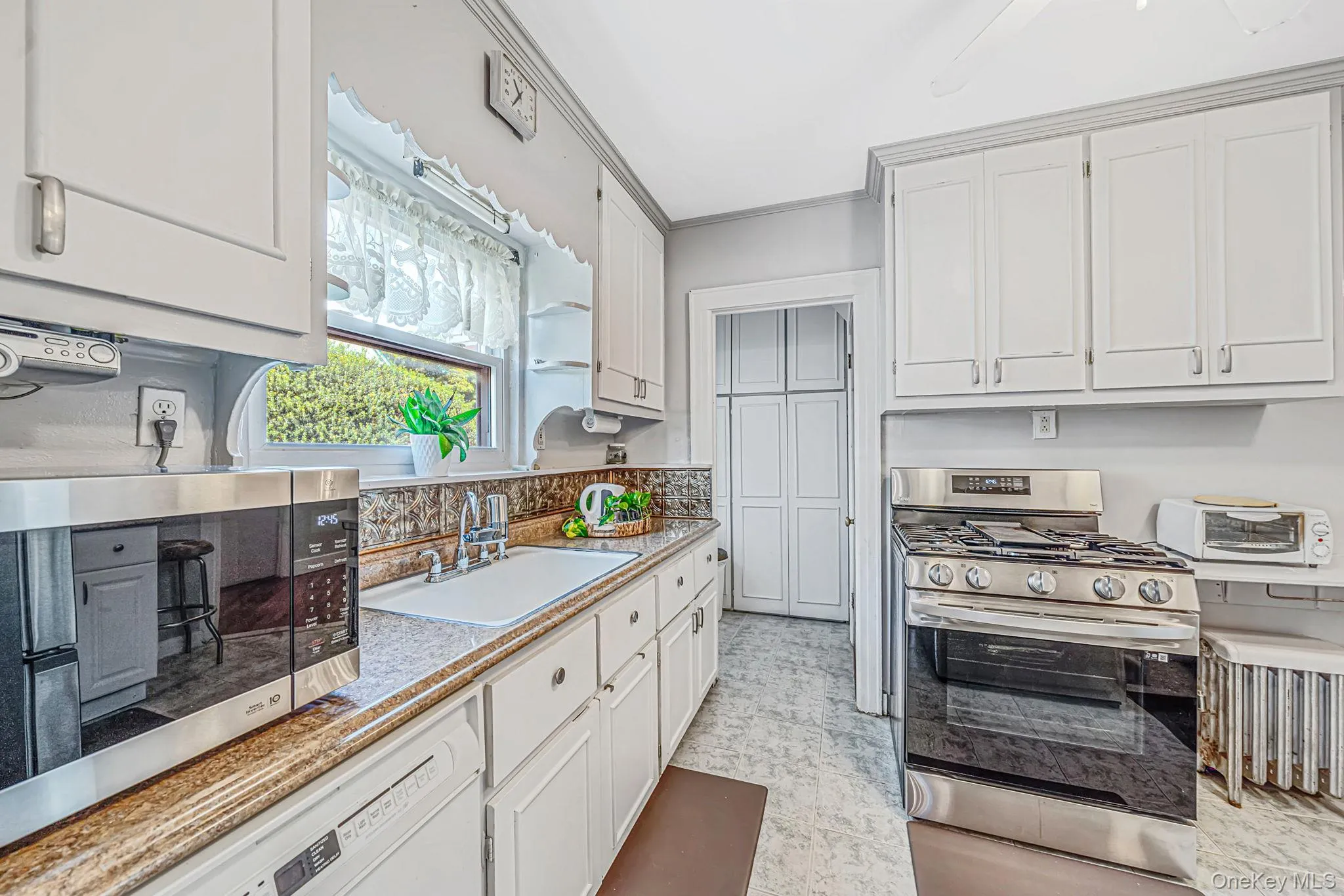 22 Flint Avenue, Hempstead, NY, 3 Bedrooms Bedrooms, 6 Rooms Rooms,2 BathroomsBathrooms,Residential,For Rent,Flint,0,1050198 22 Flint Avenue, Hempstead, NY, 3 Bedrooms Bedrooms, 6 Rooms Rooms,2 BathroomsBathrooms,Residential,For Rent,Flint,0,1050198