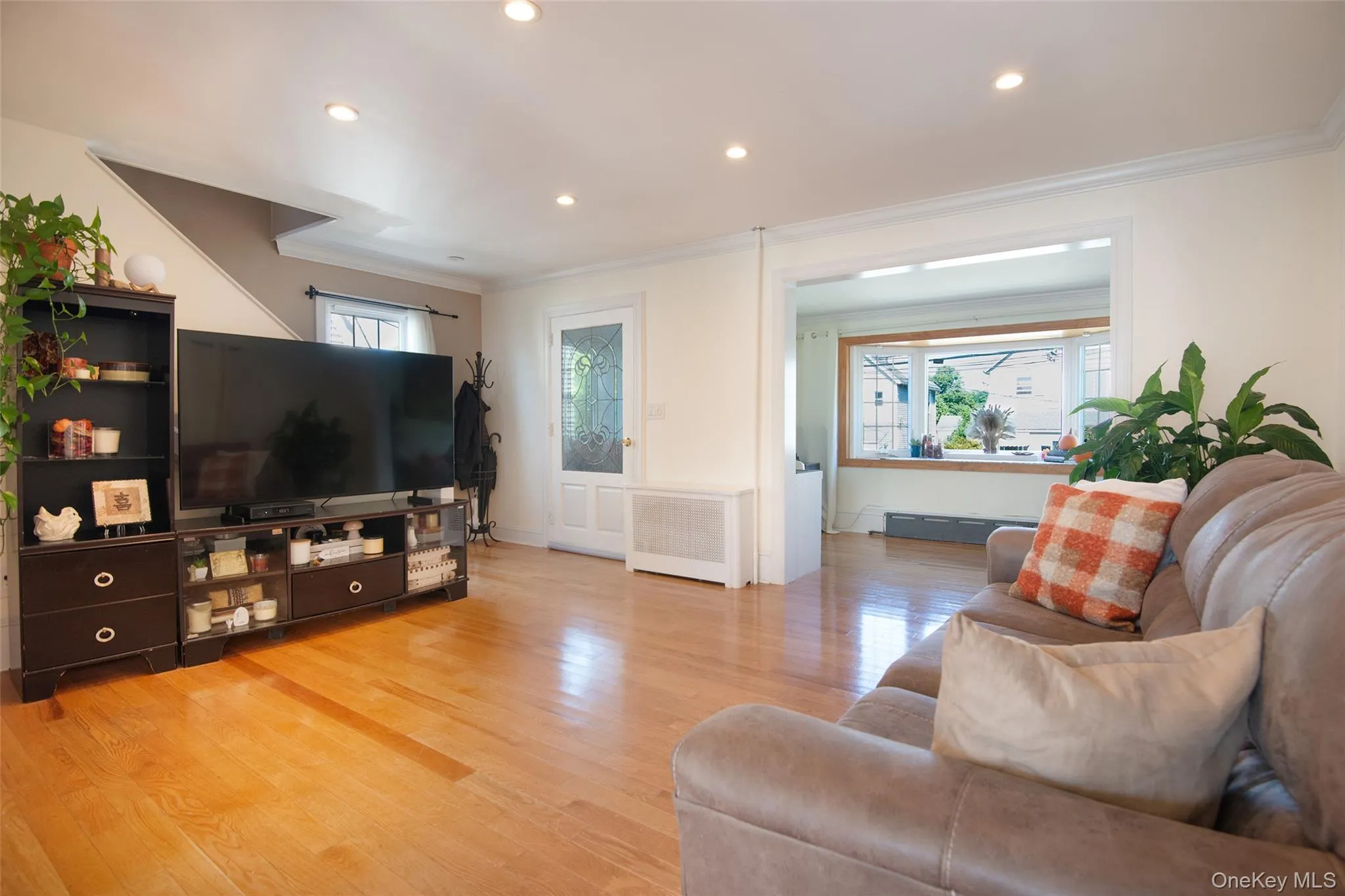 38 Emmett Terrace, New Rochelle, NY, 3 Bedrooms Bedrooms, 7 Rooms Rooms,1 BathroomBathrooms,Residential,For Rent,Emmett,0,1050199 38 Emmett Terrace, New Rochelle, NY, 3 Bedrooms Bedrooms, 7 Rooms Rooms,1 BathroomBathrooms,Residential,For Rent,Emmett,0,1050199