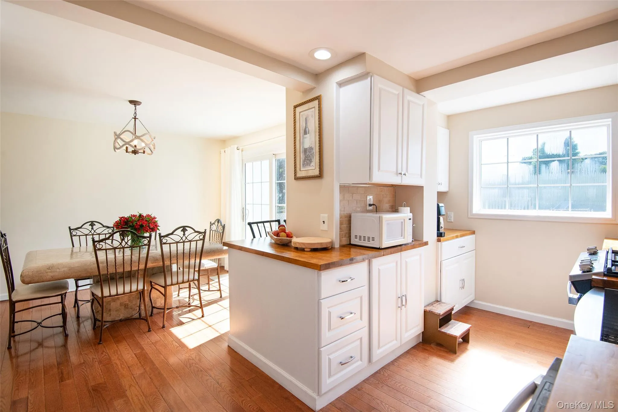 38 Emmett Terrace, New Rochelle, NY, 3 Bedrooms Bedrooms, 7 Rooms Rooms,1 BathroomBathrooms,Residential,For Rent,Emmett,0,1050199 38 Emmett Terrace, New Rochelle, NY, 3 Bedrooms Bedrooms, 7 Rooms Rooms,1 BathroomBathrooms,Residential,For Rent,Emmett,0,1050199