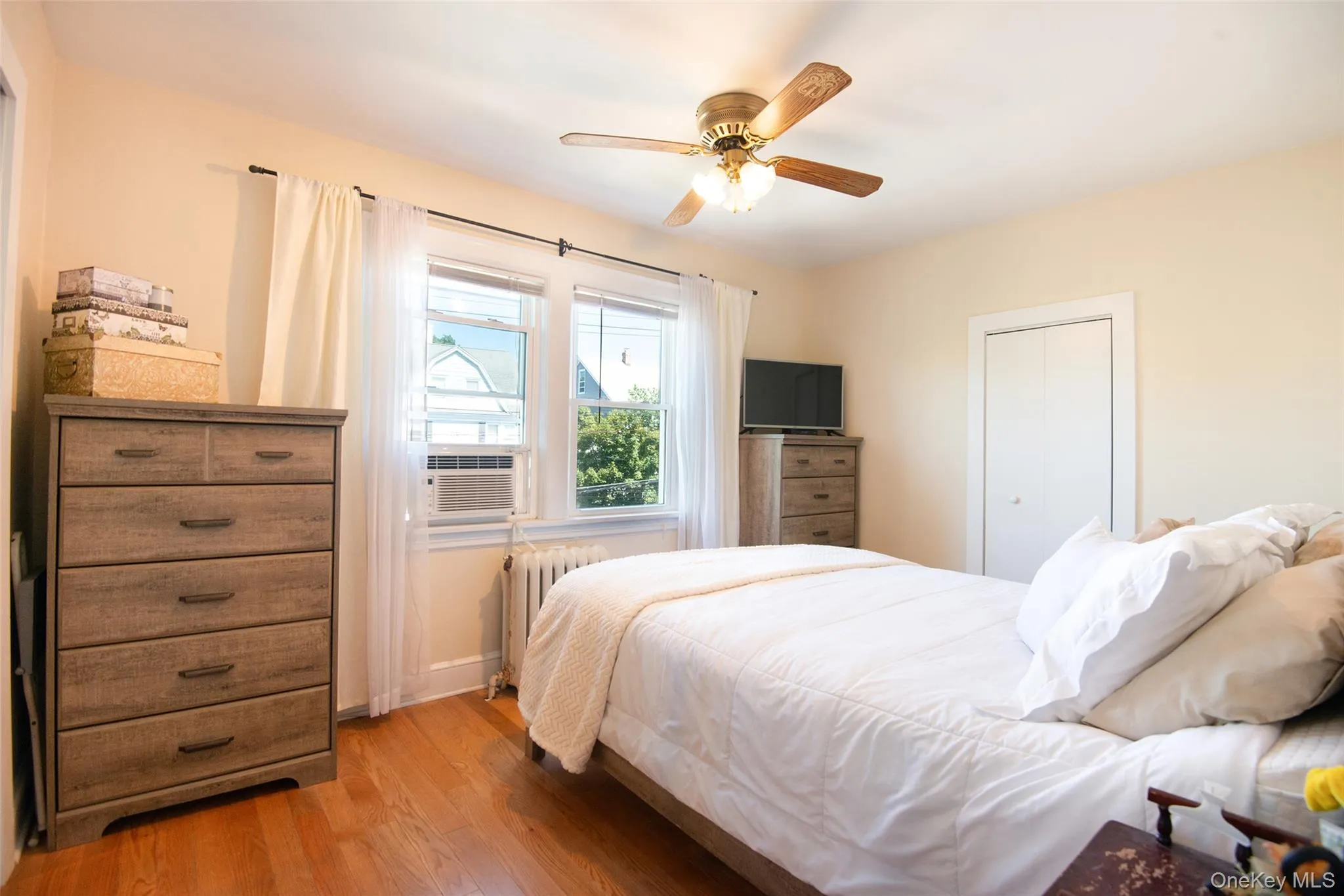 38 Emmett Terrace, New Rochelle, NY, 3 Bedrooms Bedrooms, 7 Rooms Rooms,1 BathroomBathrooms,Residential,For Rent,Emmett,0,1050199 38 Emmett Terrace, New Rochelle, NY, 3 Bedrooms Bedrooms, 7 Rooms Rooms,1 BathroomBathrooms,Residential,For Rent,Emmett,0,1050199