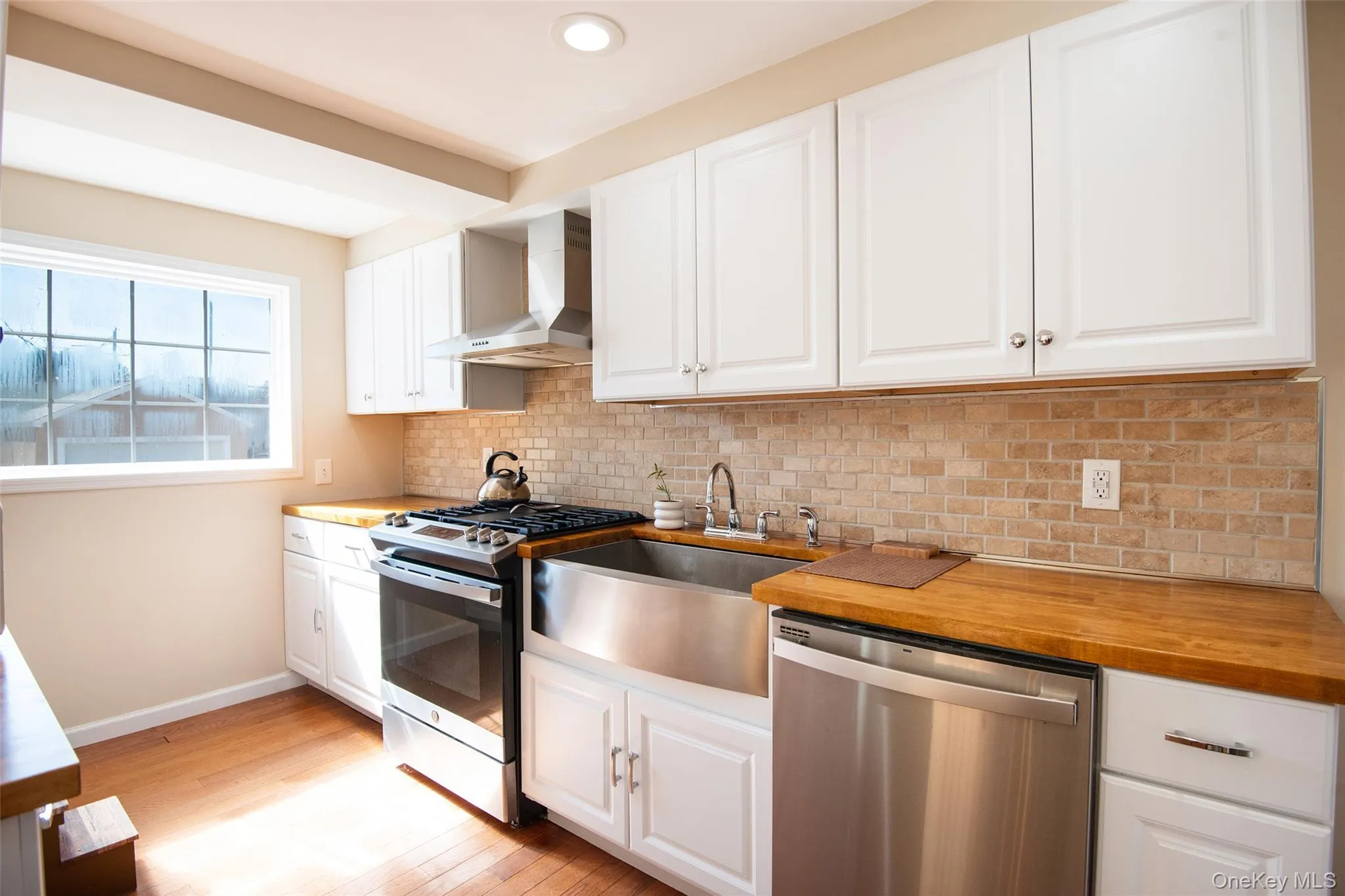 38 Emmett Terrace, New Rochelle, NY, 3 Bedrooms Bedrooms, 7 Rooms Rooms,1 BathroomBathrooms,Residential,For Rent,Emmett,0,1050199 38 Emmett Terrace, New Rochelle, NY, 3 Bedrooms Bedrooms, 7 Rooms Rooms,1 BathroomBathrooms,Residential,For Rent,Emmett,0,1050199