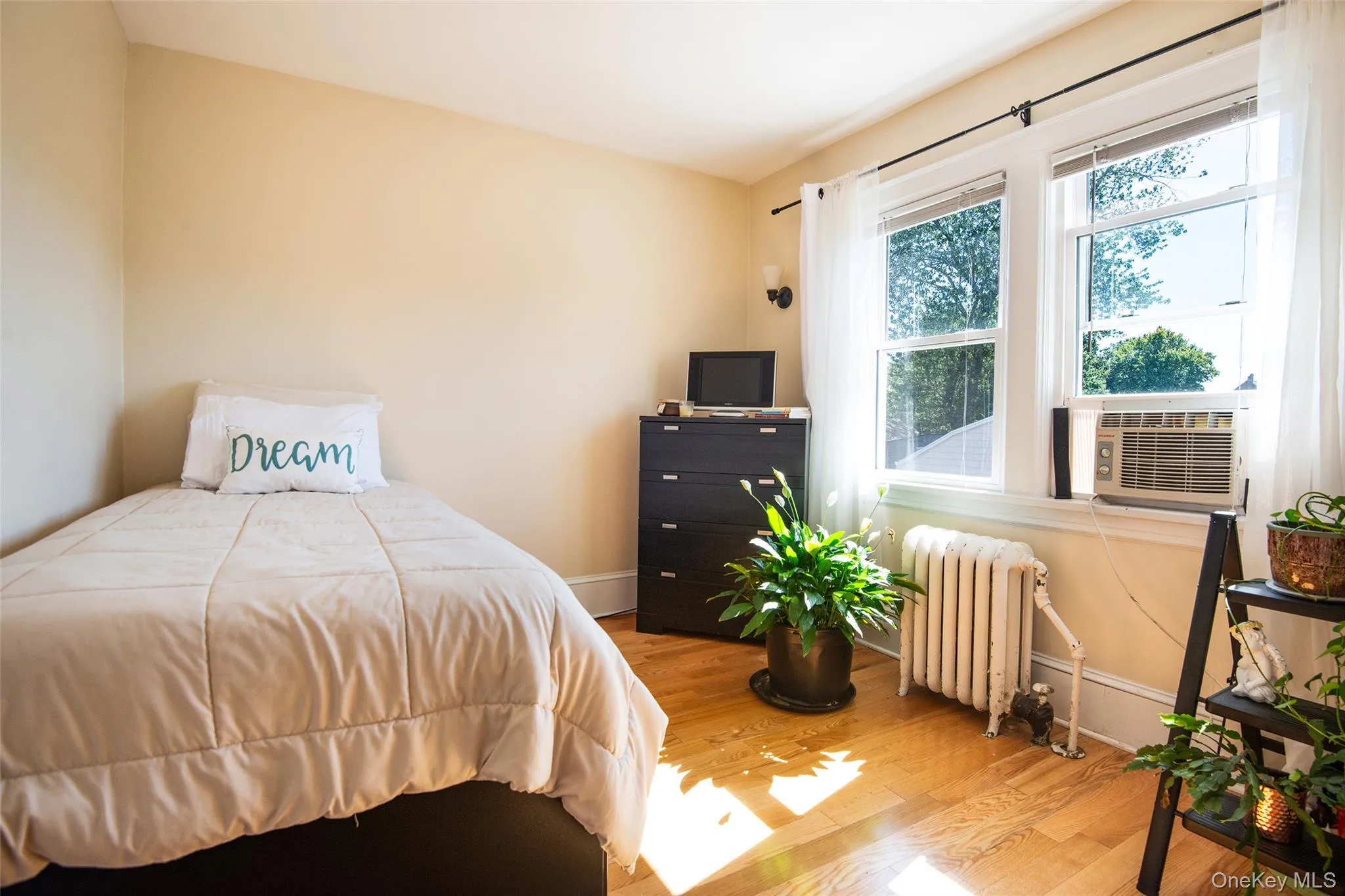 38 Emmett Terrace, New Rochelle, NY, 3 Bedrooms Bedrooms, 7 Rooms Rooms,1 BathroomBathrooms,Residential,For Rent,Emmett,0,1050199 38 Emmett Terrace, New Rochelle, NY, 3 Bedrooms Bedrooms, 7 Rooms Rooms,1 BathroomBathrooms,Residential,For Rent,Emmett,0,1050199