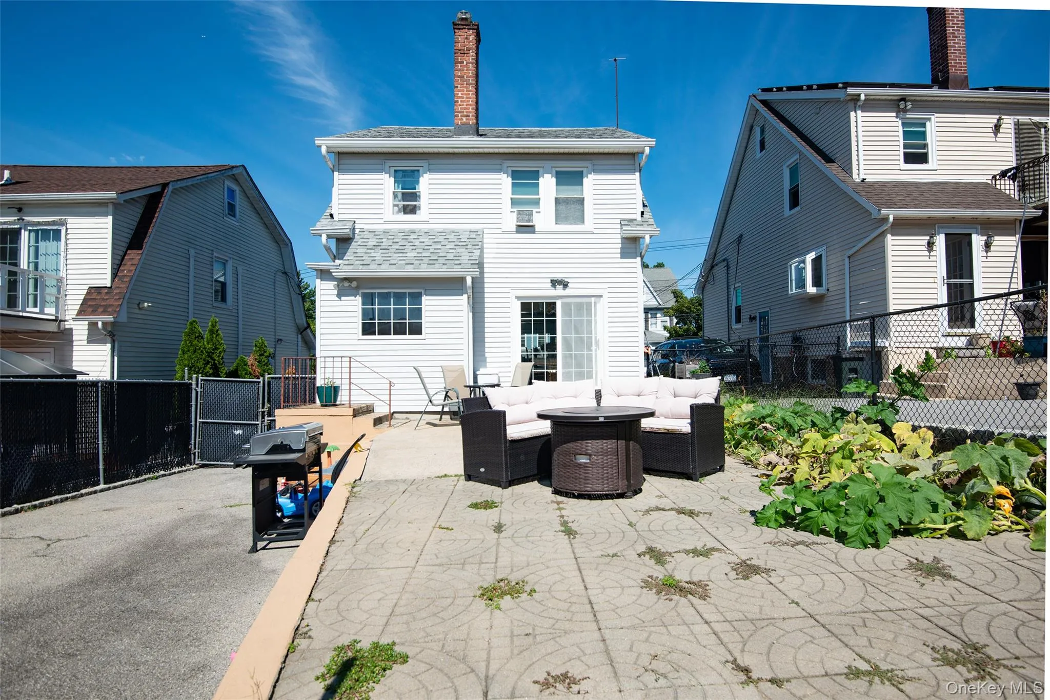 38 Emmett Terrace, New Rochelle, NY, 3 Bedrooms Bedrooms, 7 Rooms Rooms,1 BathroomBathrooms,Residential,For Rent,Emmett,0,1050199 38 Emmett Terrace, New Rochelle, NY, 3 Bedrooms Bedrooms, 7 Rooms Rooms,1 BathroomBathrooms,Residential,For Rent,Emmett,0,1050199