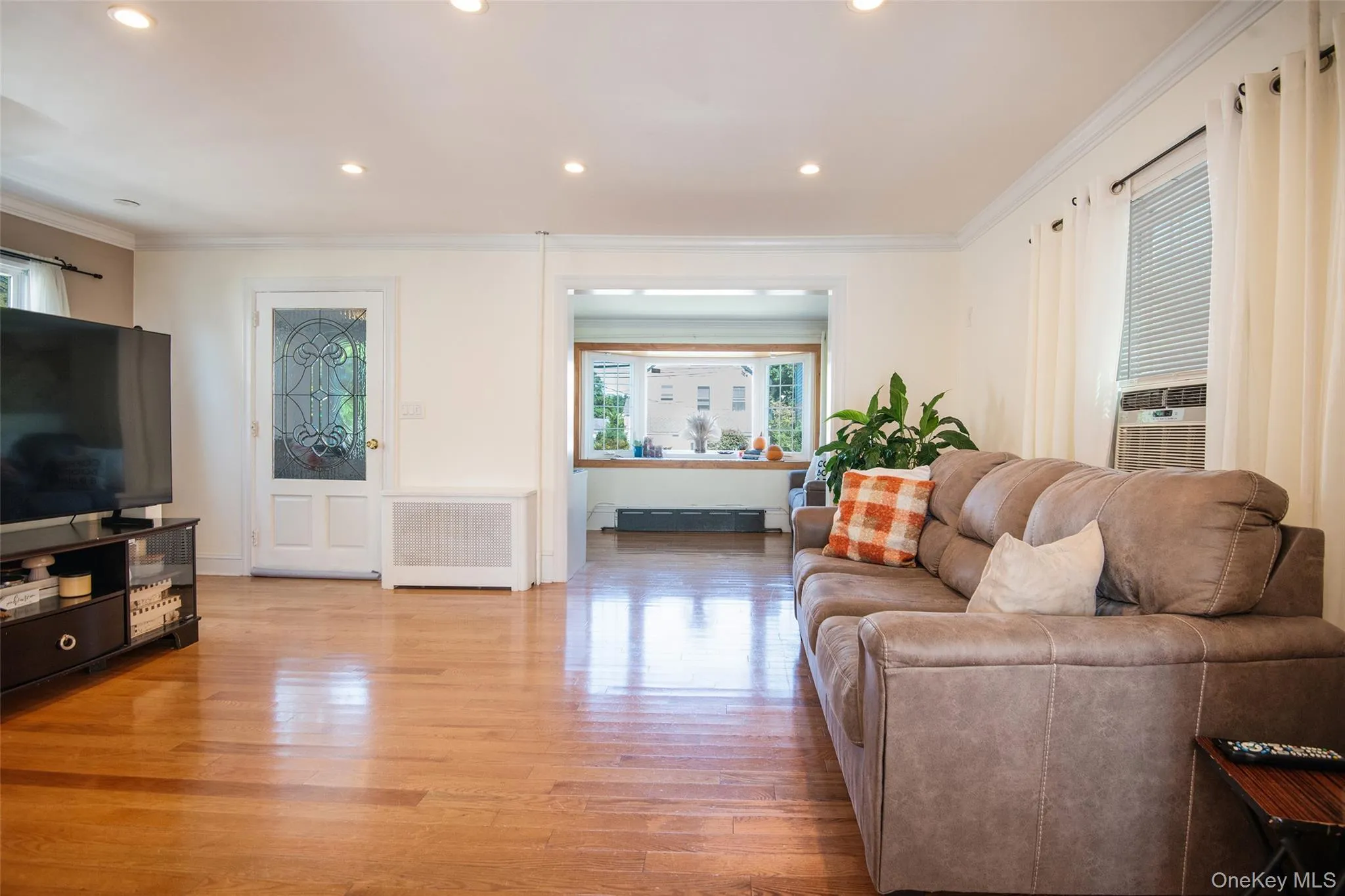 38 Emmett Terrace, New Rochelle, NY, 3 Bedrooms Bedrooms, 7 Rooms Rooms,1 BathroomBathrooms,Residential,For Rent,Emmett,0,1050199 38 Emmett Terrace, New Rochelle, NY, 3 Bedrooms Bedrooms, 7 Rooms Rooms,1 BathroomBathrooms,Residential,For Rent,Emmett,0,1050199