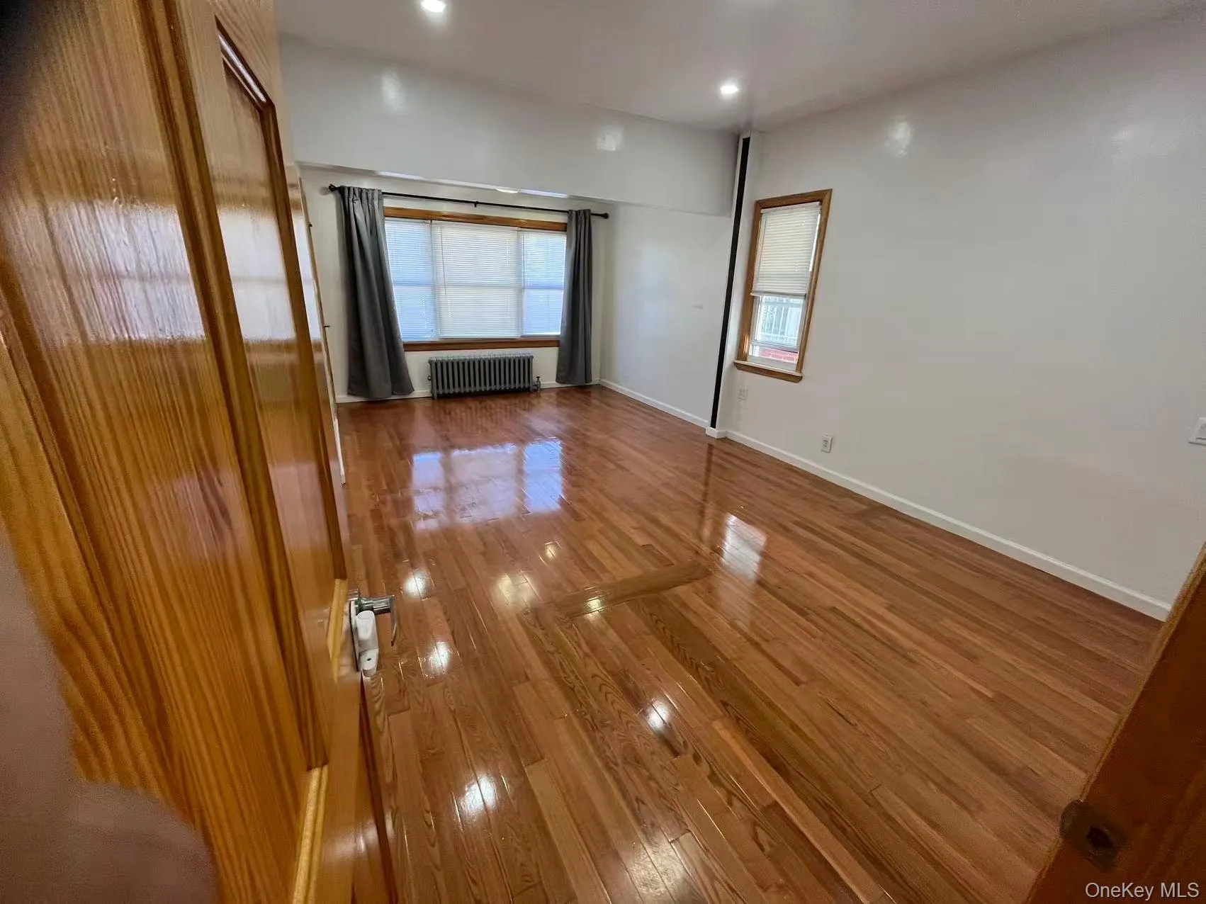 6114 Austin Street, New York, NY, 2 Bedrooms Bedrooms, 5 Rooms Rooms,1 BathroomBathrooms,Residential Lease,For Rent,Austin,0,1050204 6114 Austin Street, New York, NY, 2 Bedrooms Bedrooms, 5 Rooms Rooms,1 BathroomBathrooms,Residential Lease,For Rent,Austin,0,1050204