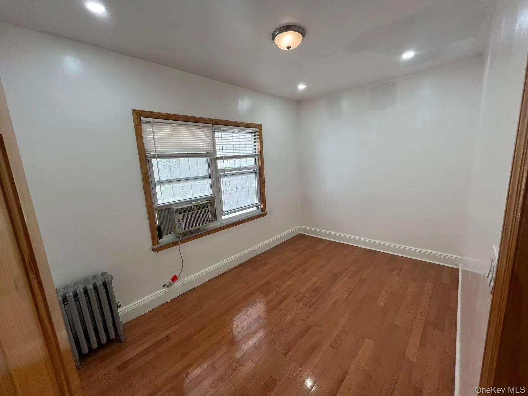 6114 Austin Street, New York, NY, 2 Bedrooms Bedrooms, 5 Rooms Rooms,1 BathroomBathrooms,Residential Lease,For Rent,Austin,0,1050204 6114 Austin Street, New York, NY, 2 Bedrooms Bedrooms, 5 Rooms Rooms,1 BathroomBathrooms,Residential Lease,For Rent,Austin,0,1050204