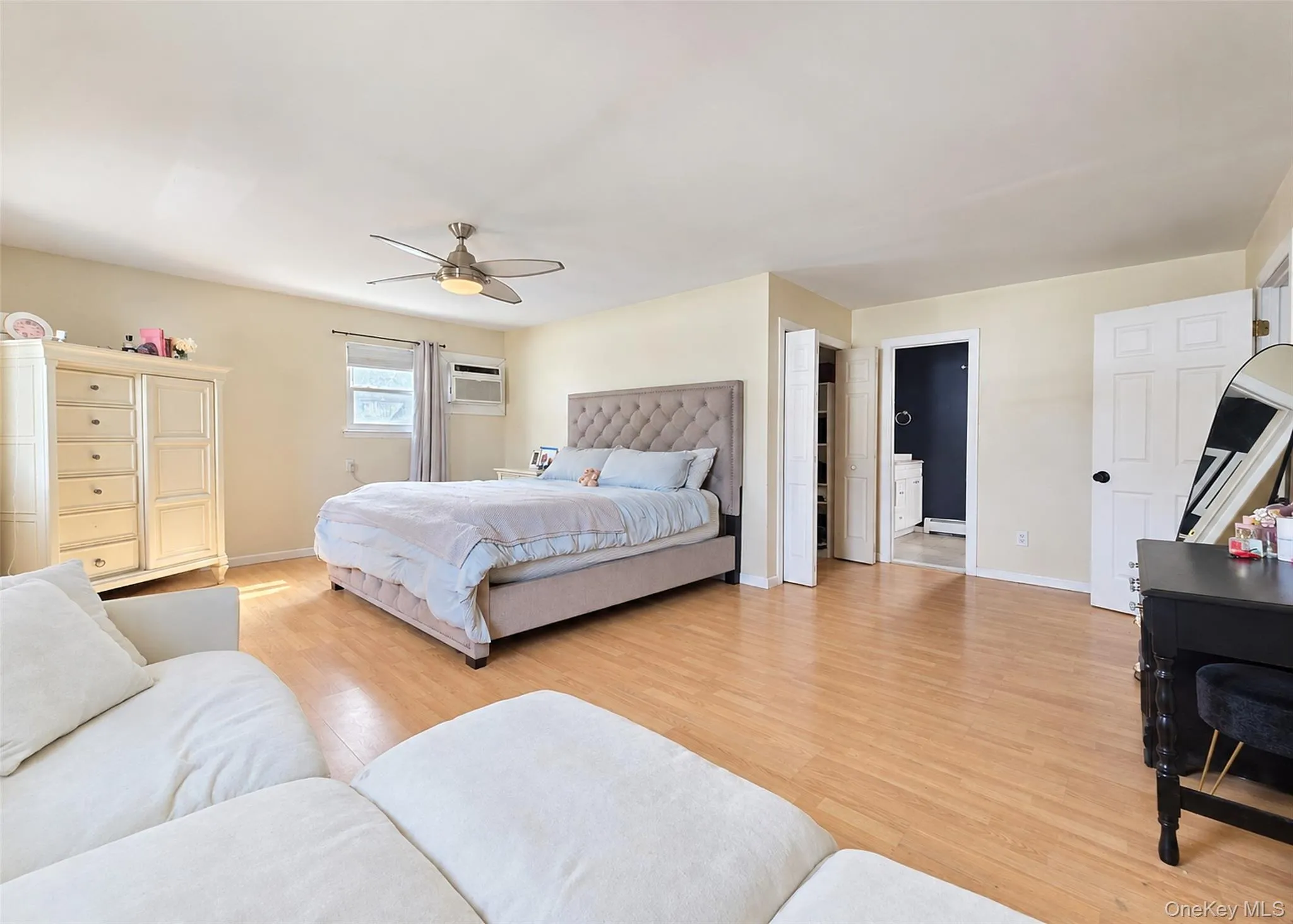 362 Singingwood Drive, Islip, NY, 4 Bedrooms Bedrooms, 12 Rooms Rooms,2 BathroomsBathrooms,Residential,For Rent,Singingwood,0,1050207 362 Singingwood Drive, Islip, NY, 4 Bedrooms Bedrooms, 12 Rooms Rooms,2 BathroomsBathrooms,Residential,For Rent,Singingwood,0,1050207