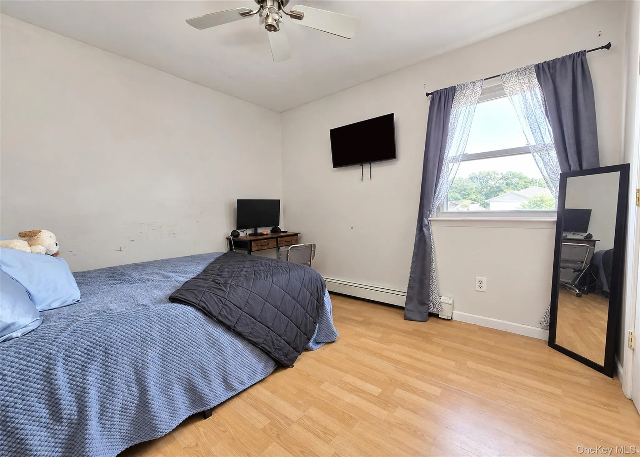 Can use a den/bedroom Level 1 ceiling fan Can use a den/bedroom Level 1 ceiling fan