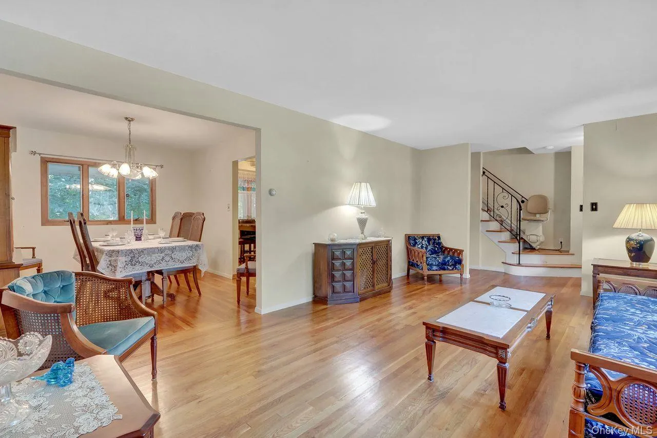 14 Morewood Drive, Smithtown, NY, 4 Bedrooms Bedrooms, 9 Rooms Rooms,2 BathroomsBathrooms,Residential,For Rent,Morewood,0,1050209 14 Morewood Drive, Smithtown, NY, 4 Bedrooms Bedrooms, 9 Rooms Rooms,2 BathroomsBathrooms,Residential,For Rent,Morewood,0,1050209