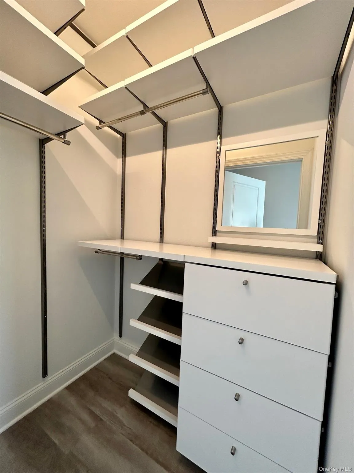 75 Hoffman Avenue, Babylon, NY, 1 Bedroom Bedrooms, 4 Rooms Rooms,1 BathroomBathrooms,Residential Lease,For Rent,Hoffman,0,1050211 75 Hoffman Avenue, Babylon, NY, 1 Bedroom Bedrooms, 4 Rooms Rooms,1 BathroomBathrooms,Residential Lease,For Rent,Hoffman,0,1050211