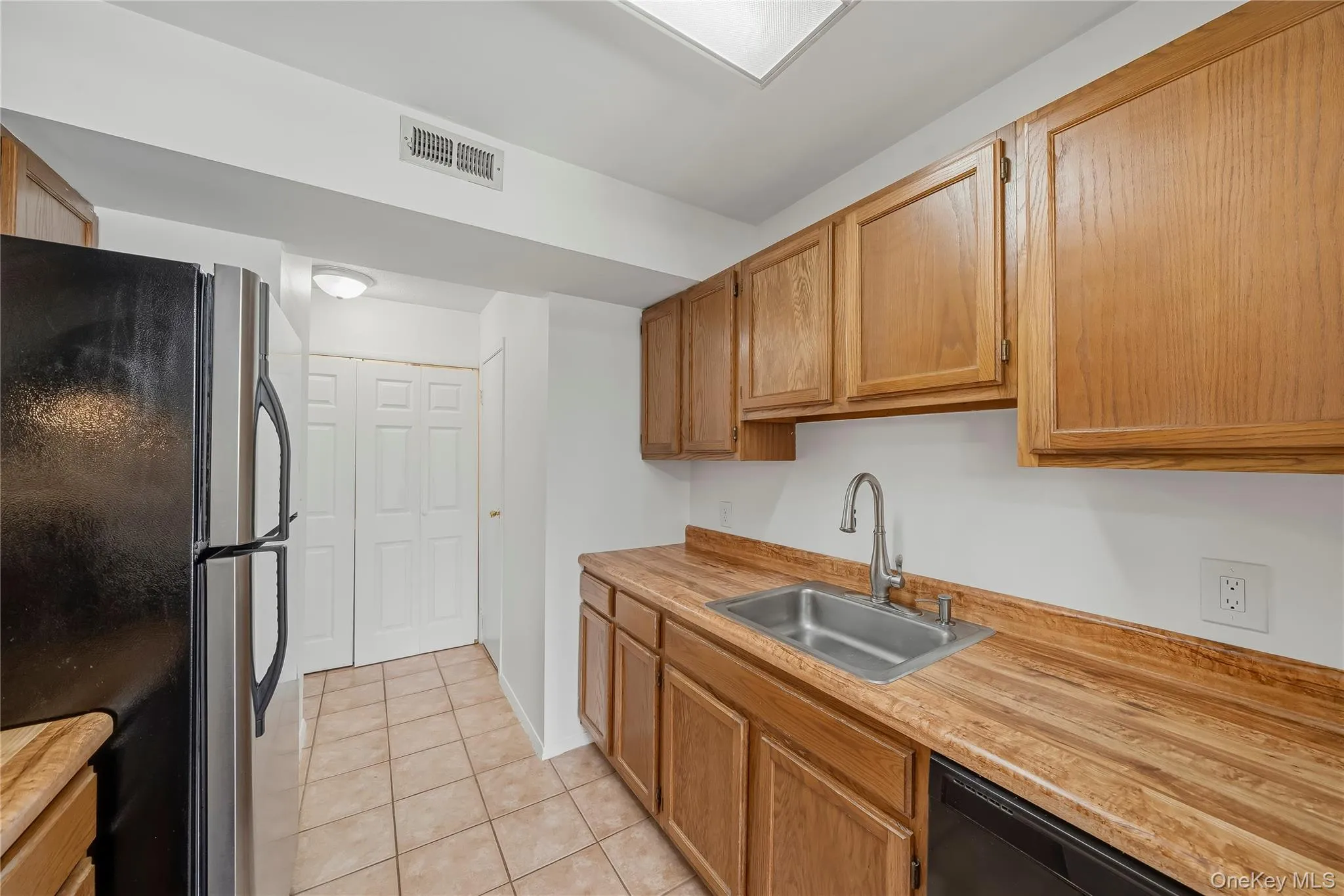 2107 Whispering Hills, Chester Town, NY, 2 Bedrooms Bedrooms, 6 Rooms Rooms,1 BathroomBathrooms,Residential,For Rent,Whispering,0,1050213 2107 Whispering Hills, Chester Town, NY, 2 Bedrooms Bedrooms, 6 Rooms Rooms,1 BathroomBathrooms,Residential,For Rent,Whispering,0,1050213
