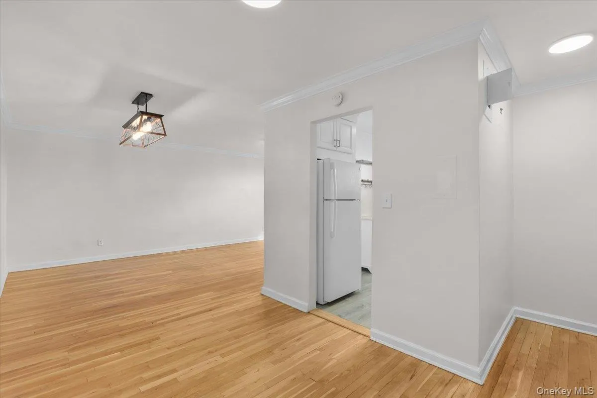 1 Oakridge Place, Eastchester, NY, 1 Bedroom Bedrooms, 4 Room Rooms,1 BathroomBathrooms,Residential Lease,For Rent,Oakridge Place,0,1050215 1 Oakridge Place, Eastchester, NY, 1 Bedroom Bedrooms, 4 Room Rooms,1 BathroomBathrooms,Residential Lease,For Rent,Oakridge Place,0,1050215