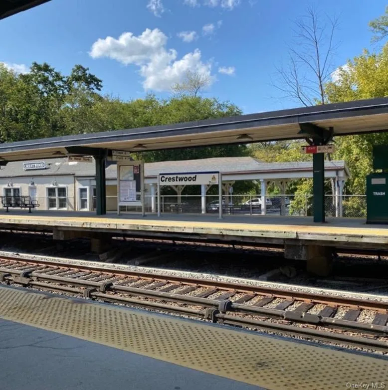 1 Oakridge Place, Eastchester, NY, 1 Bedroom Bedrooms, 4 Room Rooms,1 BathroomBathrooms,Residential Lease,For Rent,Oakridge Place,0,1050215 1 Oakridge Place, Eastchester, NY, 1 Bedroom Bedrooms, 4 Room Rooms,1 BathroomBathrooms,Residential Lease,For Rent,Oakridge Place,0,1050215