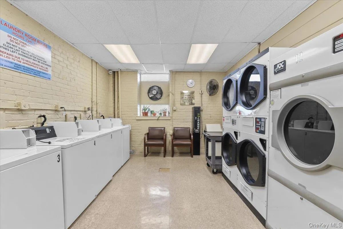 1 Oakridge Place, Eastchester, NY, 1 Bedroom Bedrooms, 4 Room Rooms,1 BathroomBathrooms,Residential Lease,For Rent,Oakridge Place,0,1050215 1 Oakridge Place, Eastchester, NY, 1 Bedroom Bedrooms, 4 Room Rooms,1 BathroomBathrooms,Residential Lease,For Rent,Oakridge Place,0,1050215