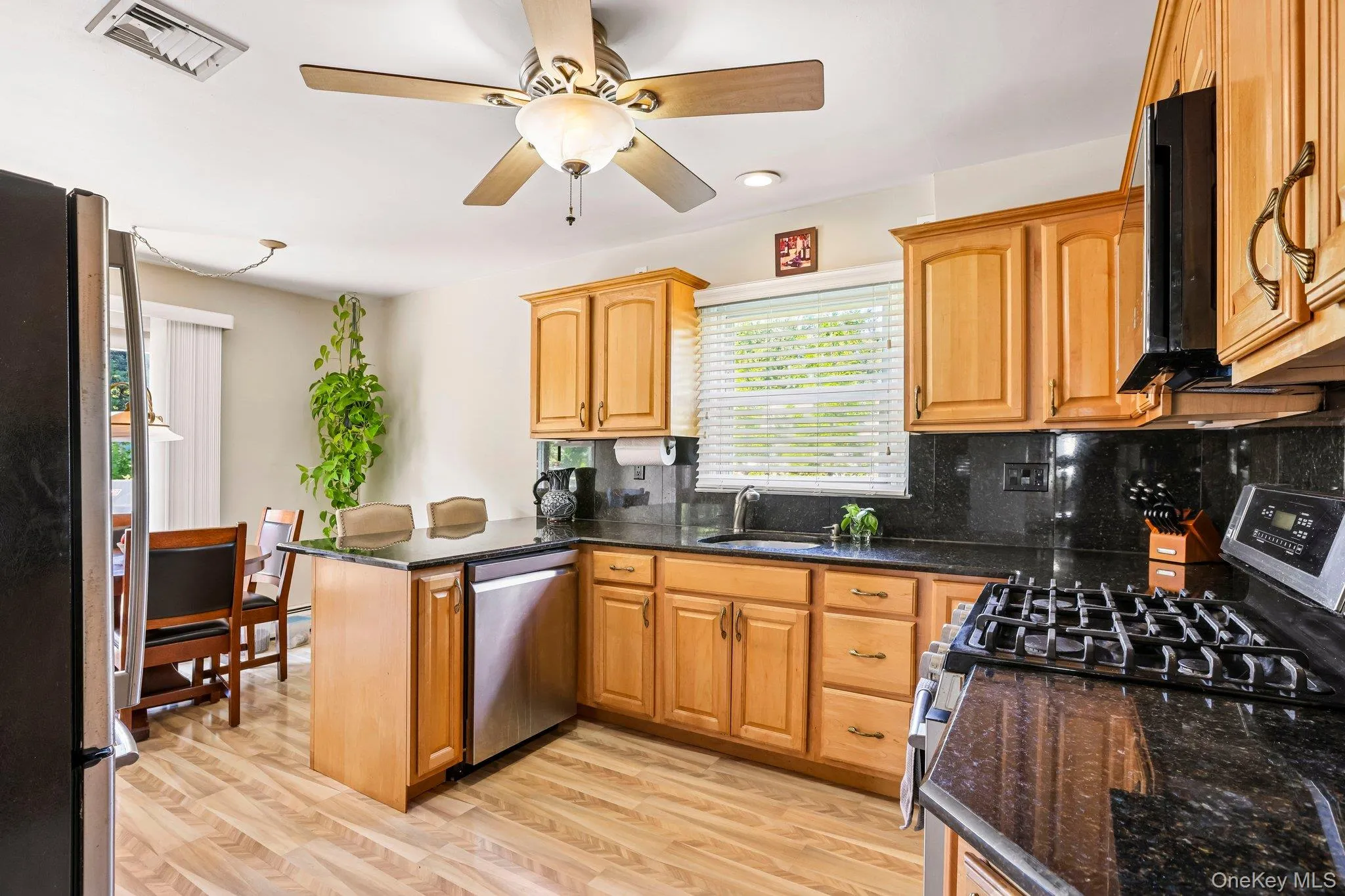 Eat in Kitchen Eat in Kitchen