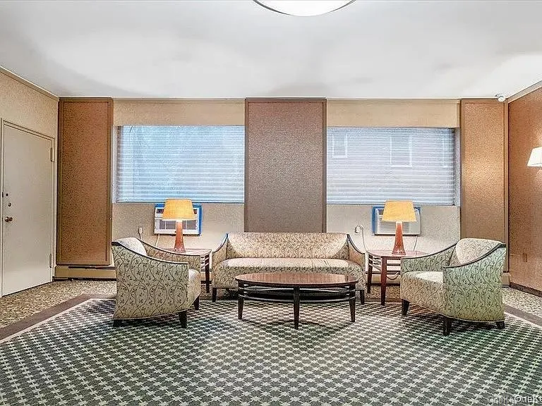 100 Hartsdale Avenue, Greenburgh, NY, 1 Bedroom Bedrooms, 4 Rooms Rooms,1 BathroomBathrooms,Residential,For Rent,Hartsdale,0,1050223 100 Hartsdale Avenue, Greenburgh, NY, 1 Bedroom Bedrooms, 4 Rooms Rooms,1 BathroomBathrooms,Residential,For Rent,Hartsdale,0,1050223